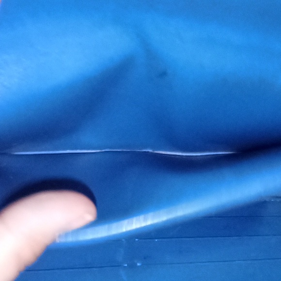 ✨HOST PICK ✨ BLUE VINTAGE EPI LEATHER LOUIS VUITTON WALLET. Tri fold - Picture 6 of 14